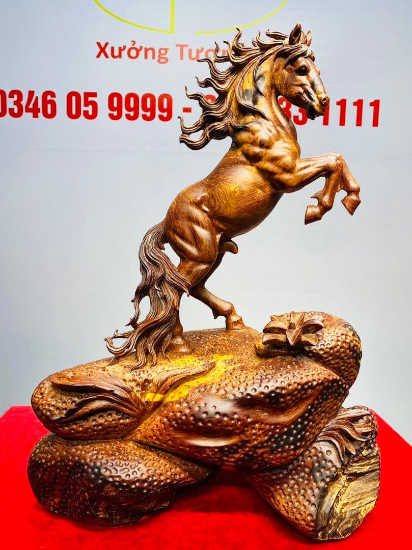 Nhất Mã Phi Thiên Gỗ Cẩm