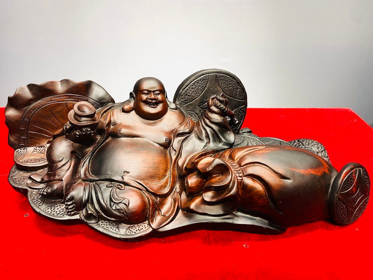 Di Lạc Ngồi Bao Tiền Gỗ Trắc