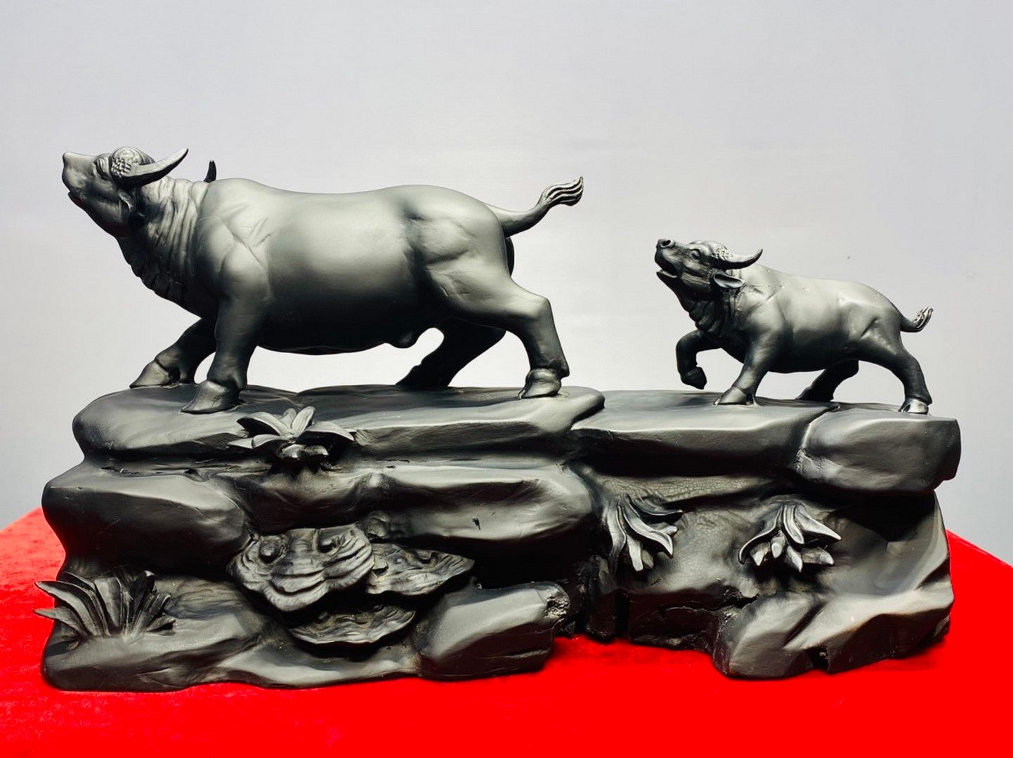 Trâu Mẫu Tử Gỗ Mun Sừng Khánh Hoà