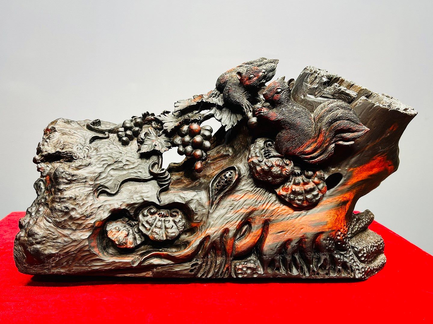 Nho Sóc Gỗ Nu Trắc