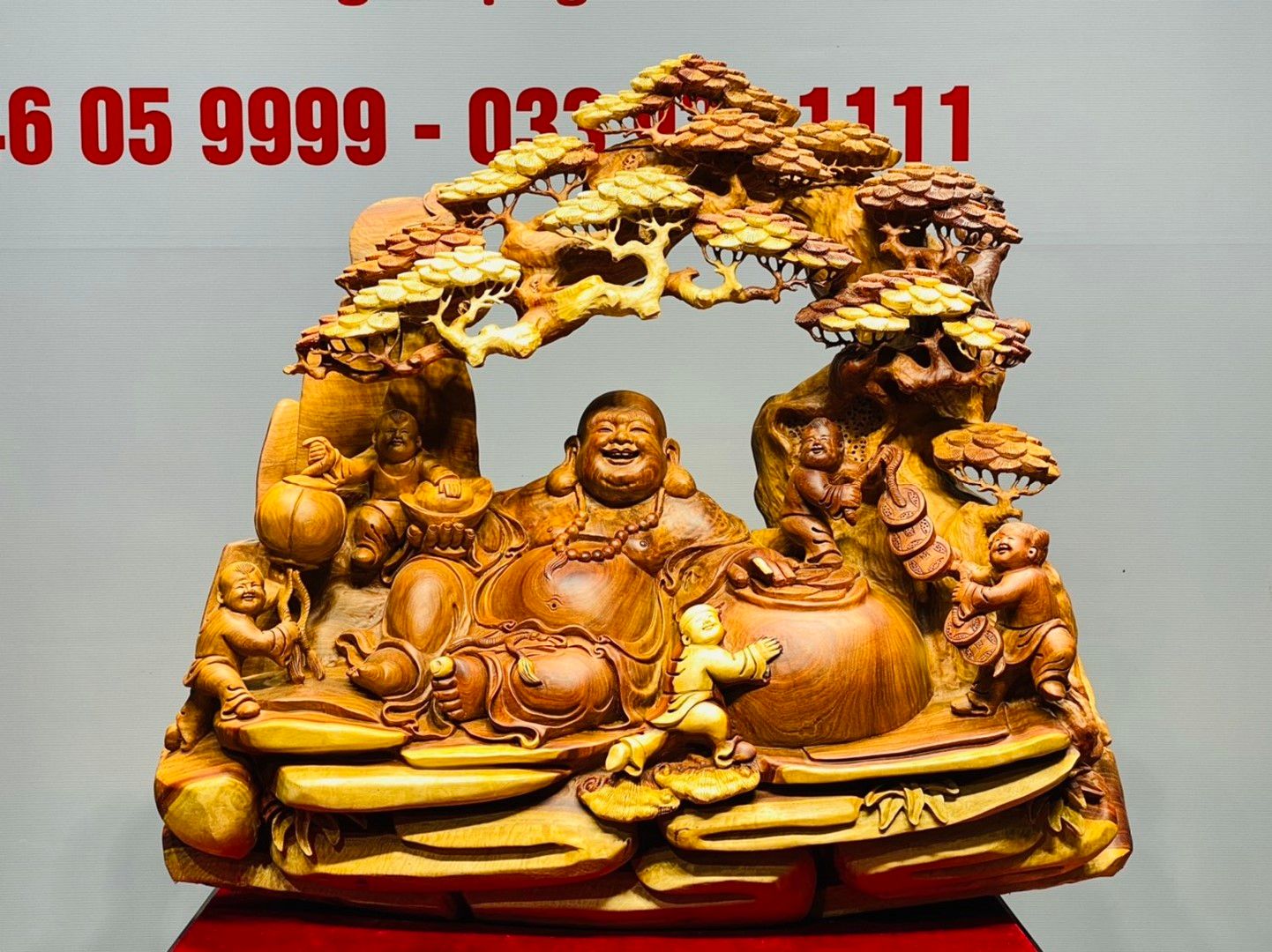 Di Lạc Ngũ Tiểu Ngồi Gốc Tùng Gỗ Hương