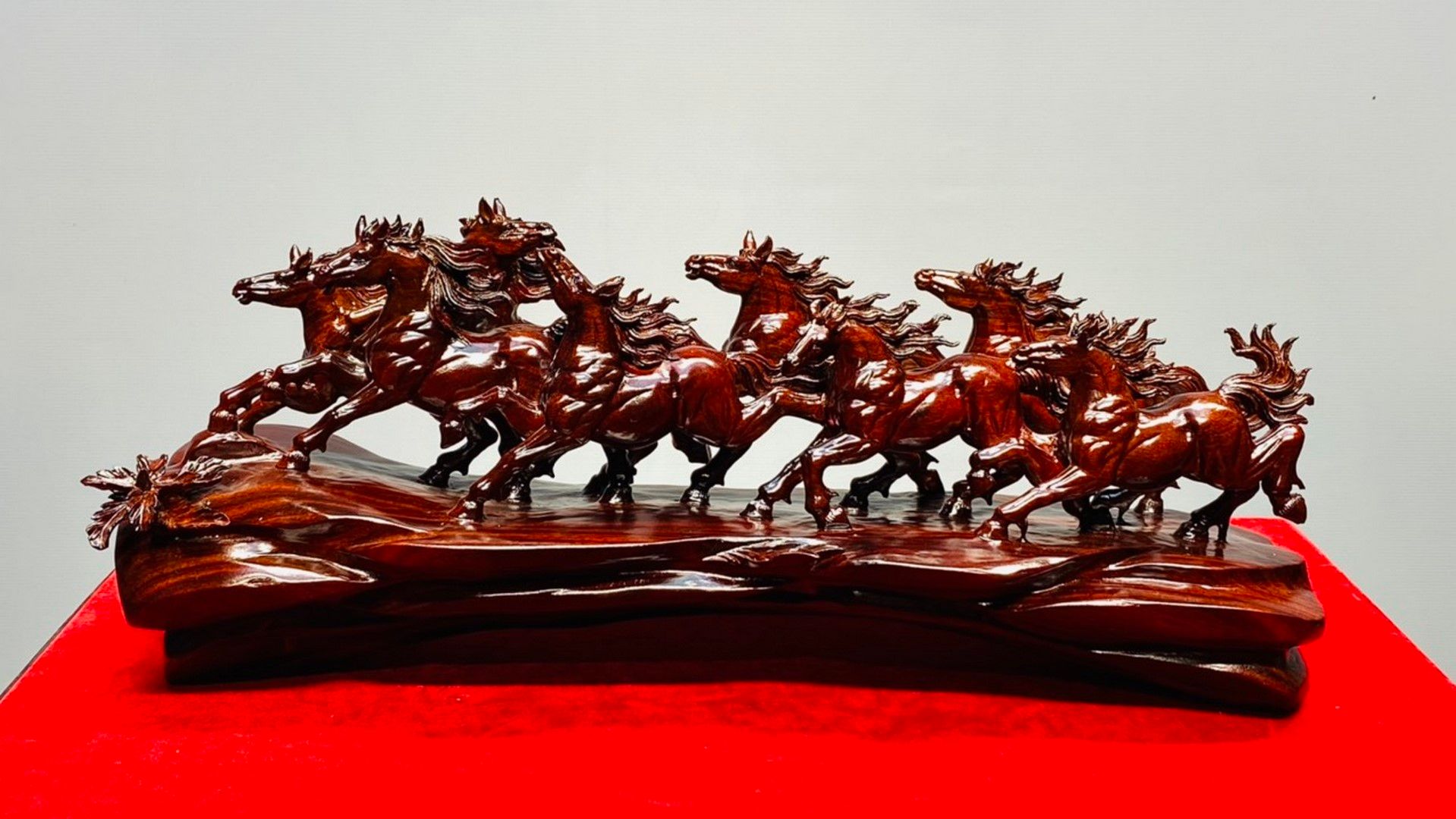 Cầu Bát Mã Gỗ Tử Đàn