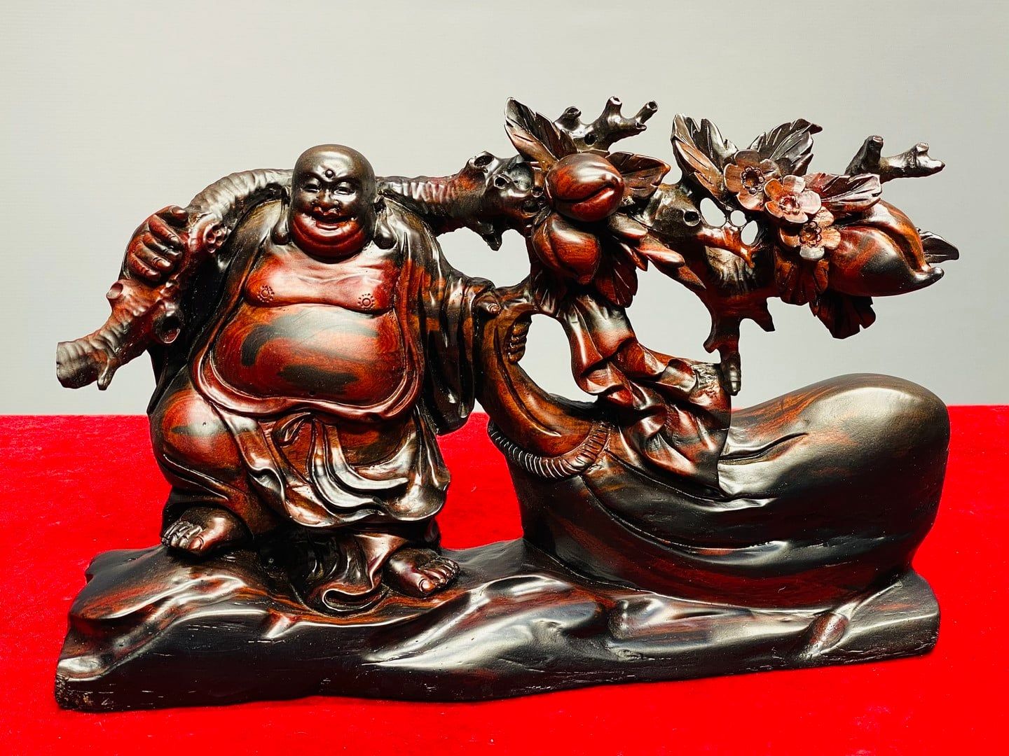 Di Lạc Vác Cành Đào Kéo Bao Tiền Gỗ Trắc