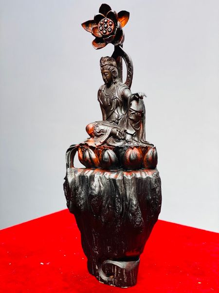 Phật Bà Quan Âm Toạ Đài Sen Gỗ Trắc
