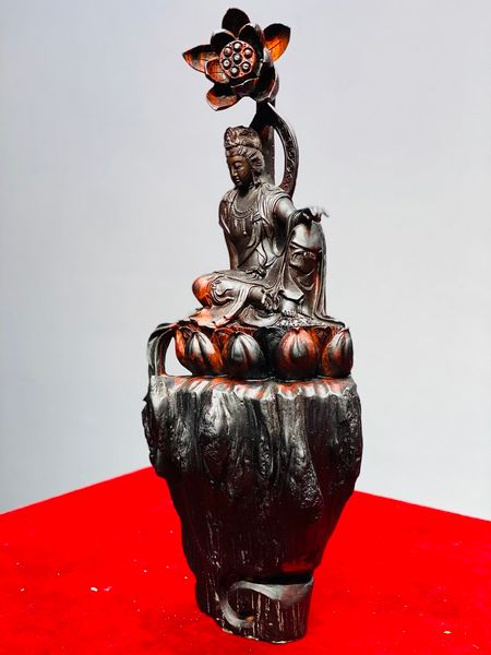 Phật Bà Quan Âm Toạ Đài Sen Gỗ Trắc