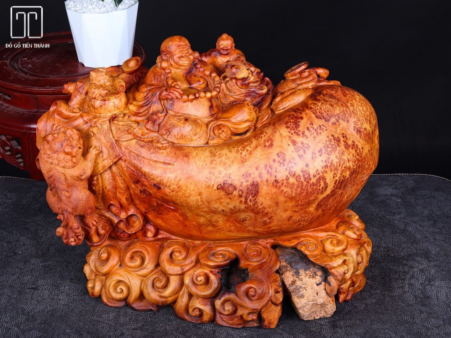 Di Lạc Nhị Tiểu Ngồi Bao Tiền Gỗ Nu Hương Ôm Đá