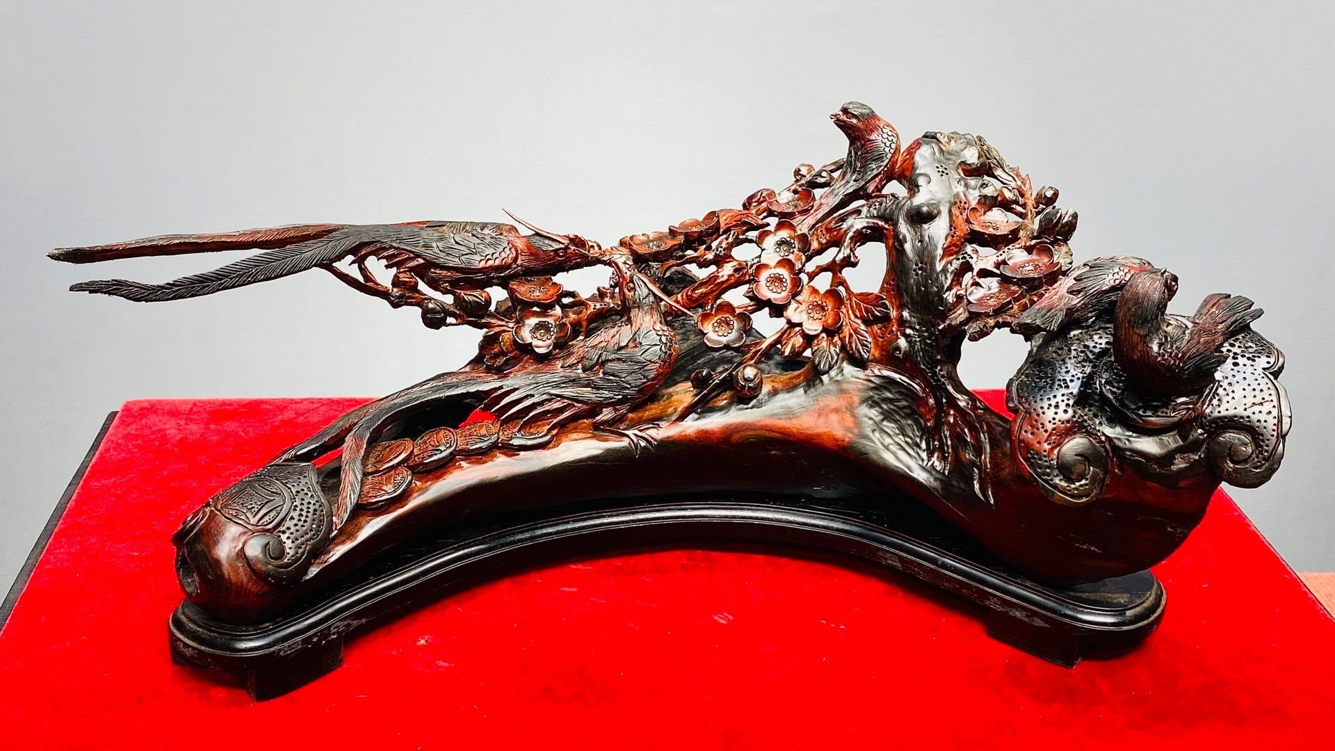 Cầu Gậy Như Ý Ngũ Điểu Hoa Mai Gỗ Trắc