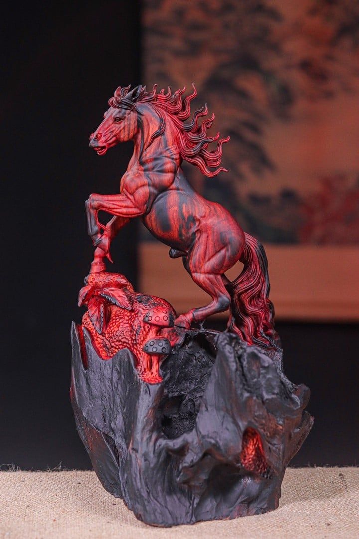 Nhất Mã Phi Thiên Gỗ Trắc