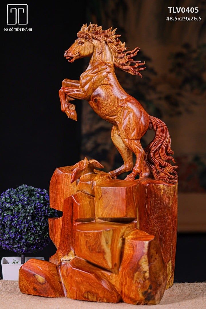 Nhất Mã Phi Thiên Gỗ Hương