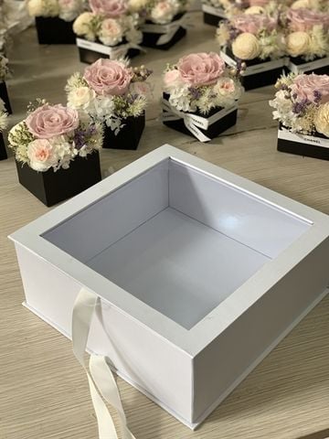 Hộp vuông cửa sổ kính trong 23x23x8cm