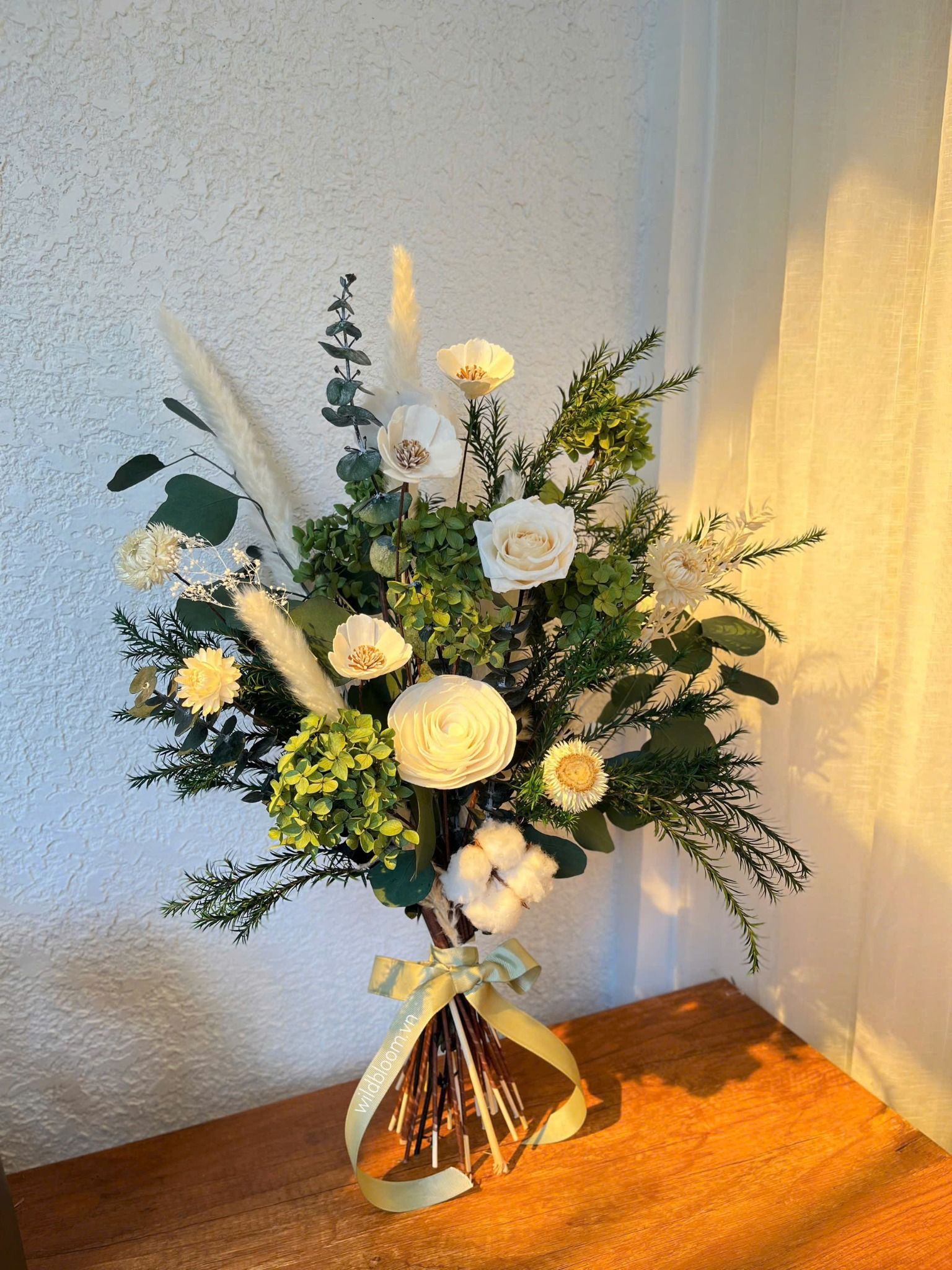 Bó hoa khô tone xanh trắng