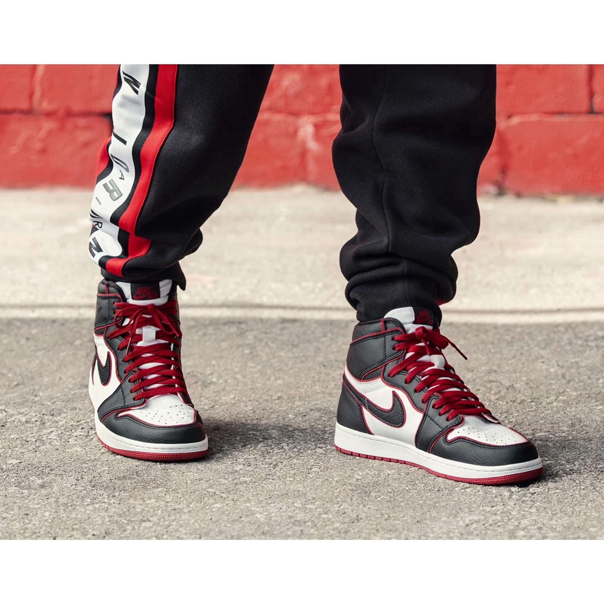 Nike Air Jordan 1 Bloodline