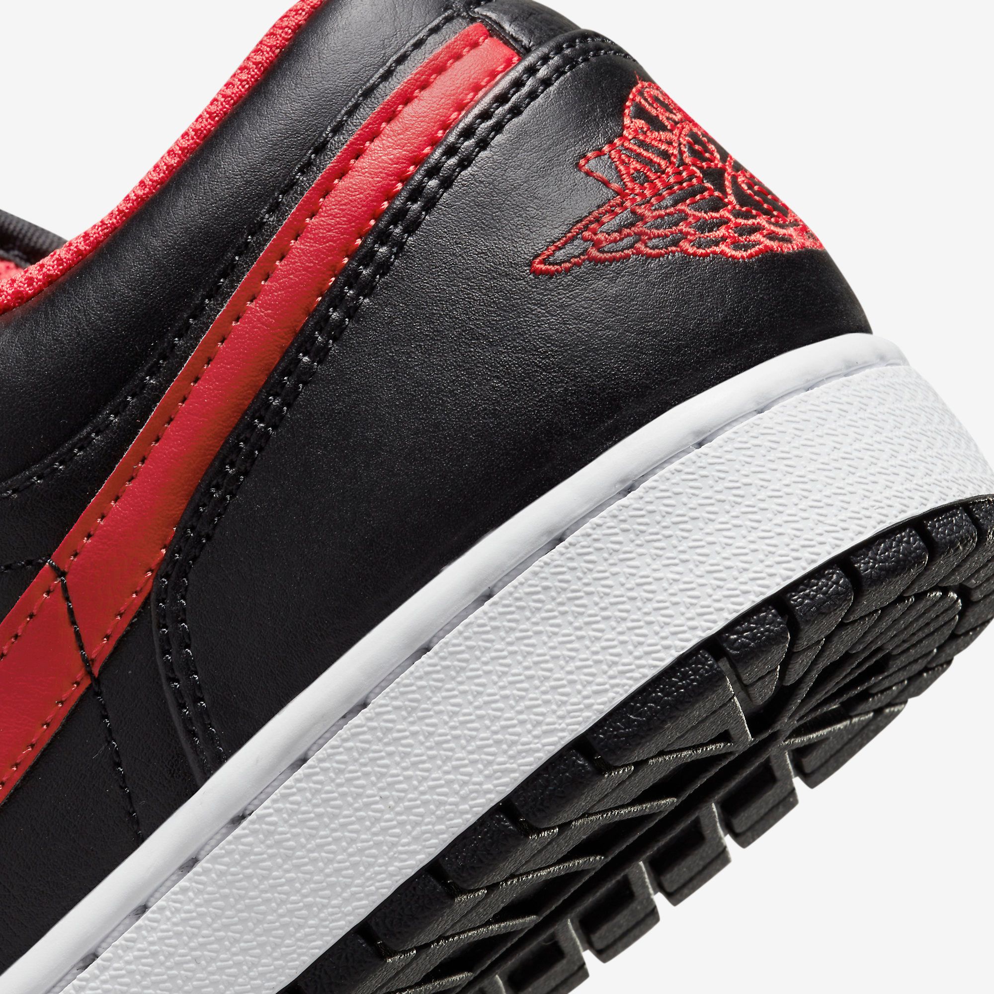  Air Jordan 1 Low - Black / White / Fire Red 