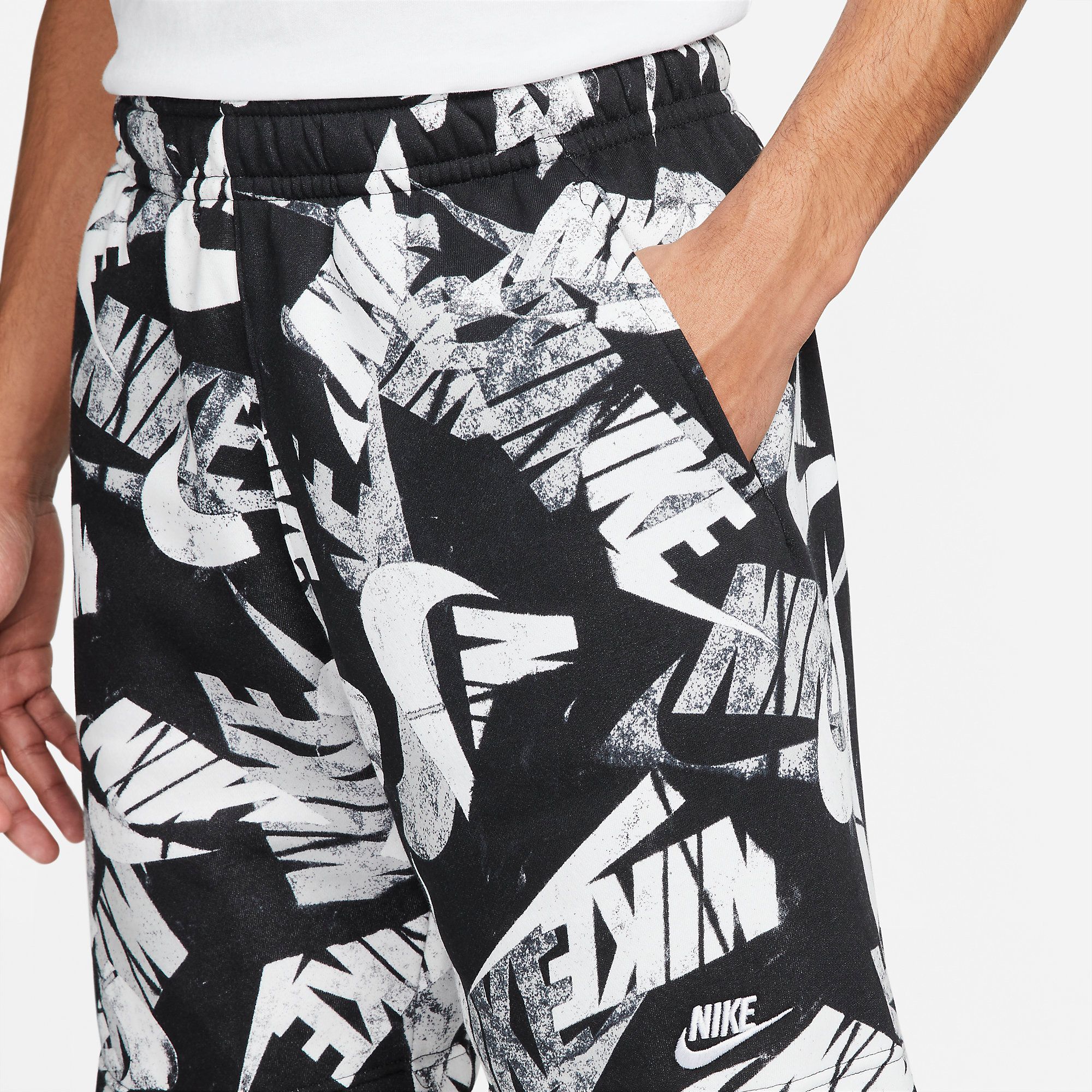  Nike Sportswear Essentials+ All-Over Print Shorts - Black 