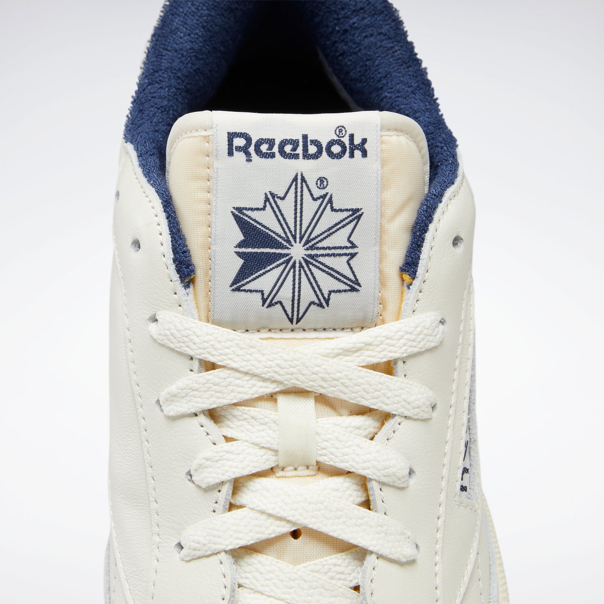  Reebok Club C 85 Vintage - Chalk / Vector Navy 