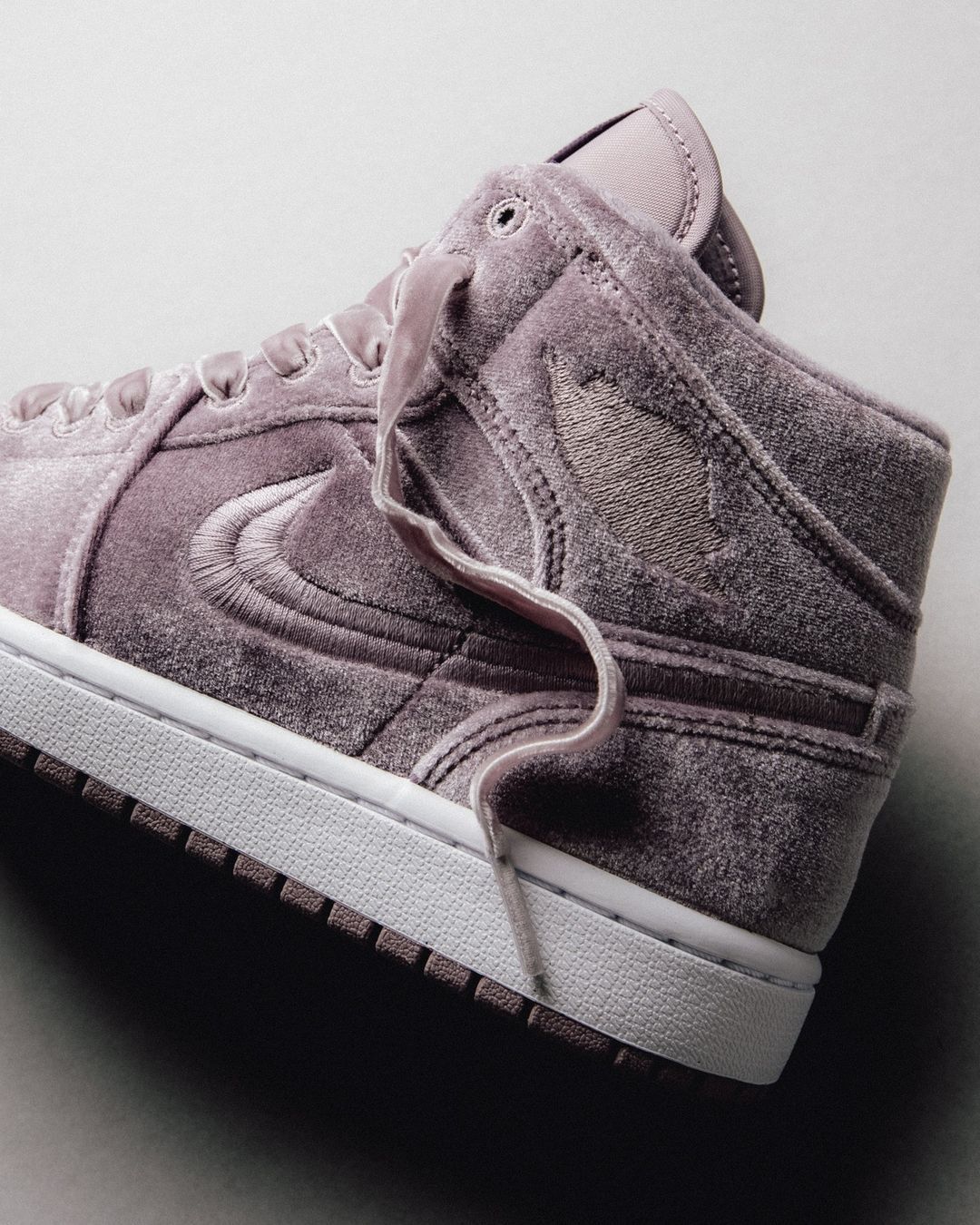  Air Jordan 1 Mid SE - Purple Velvet 