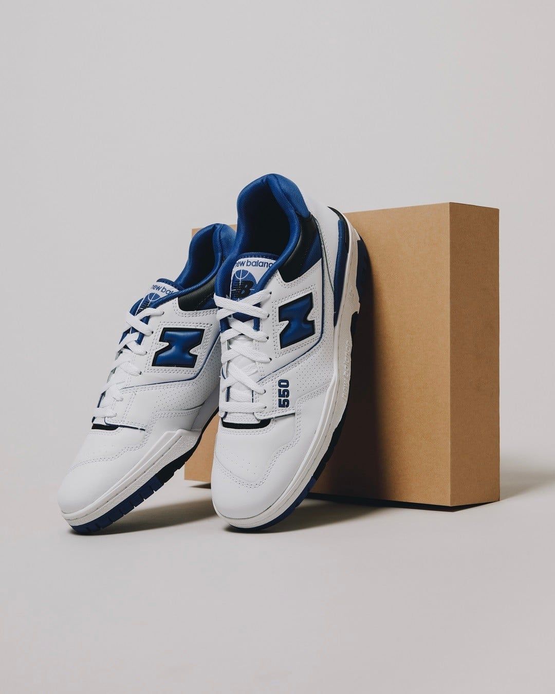  New Balance 550 - White / Blue 