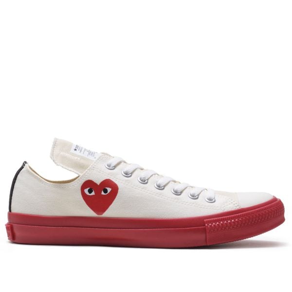  Comme des Garcons PLAY x Converse Chuck Taylor Low - Off White / Red 