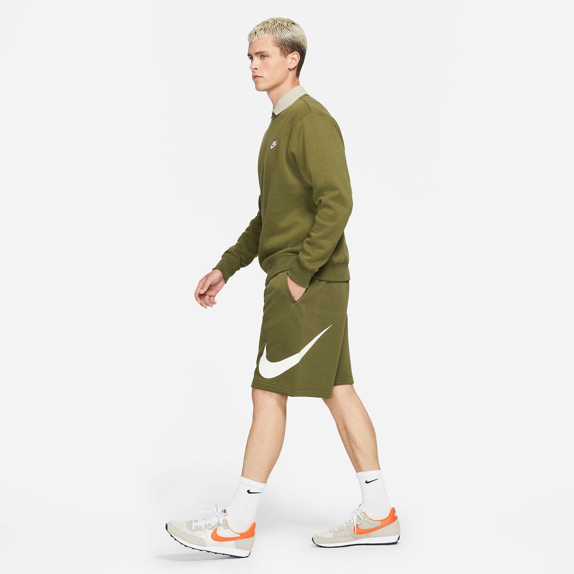  Nike Sportswear Club Shorts - Rough Green 
