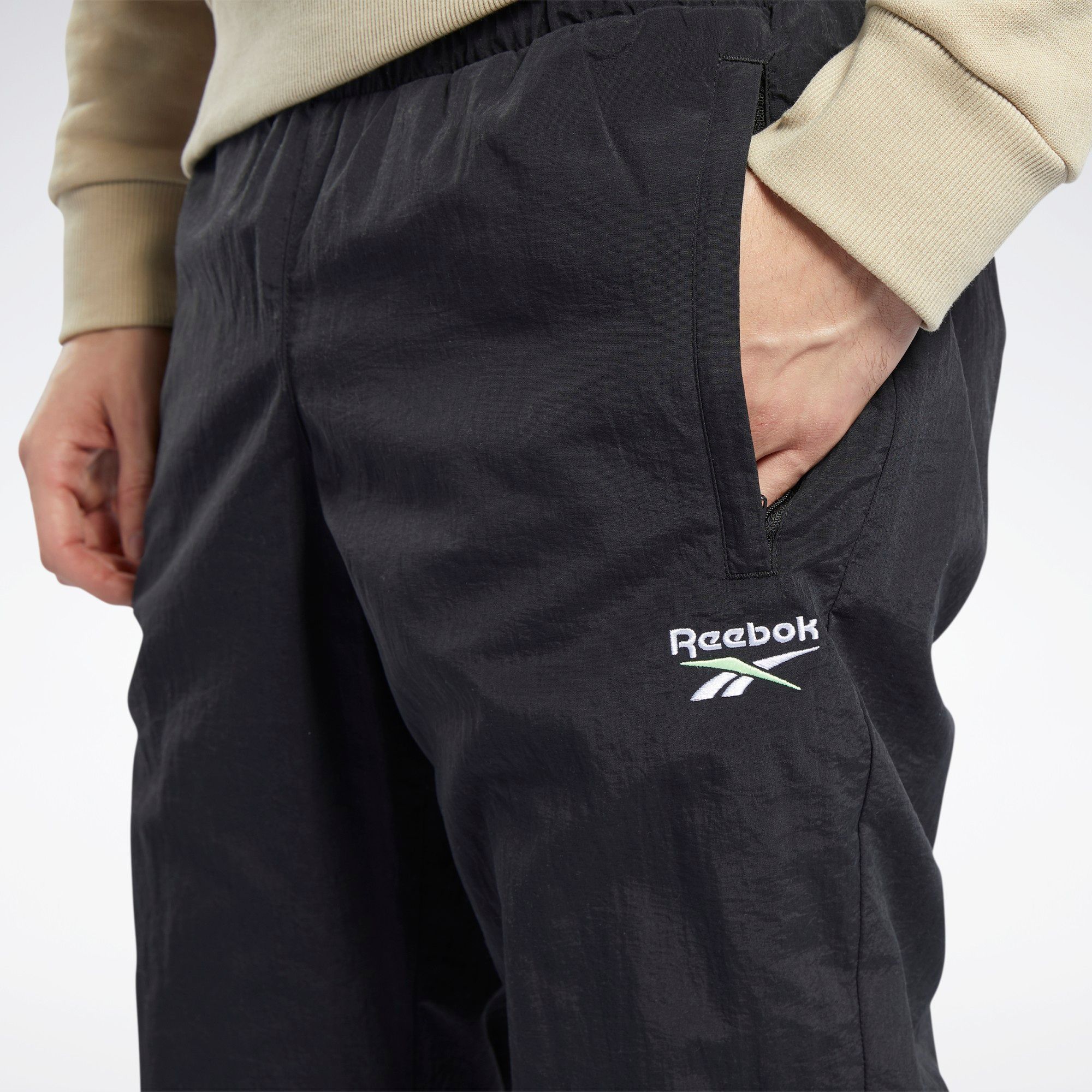  Reebok Classics Vector Track Pants - Black/Green 