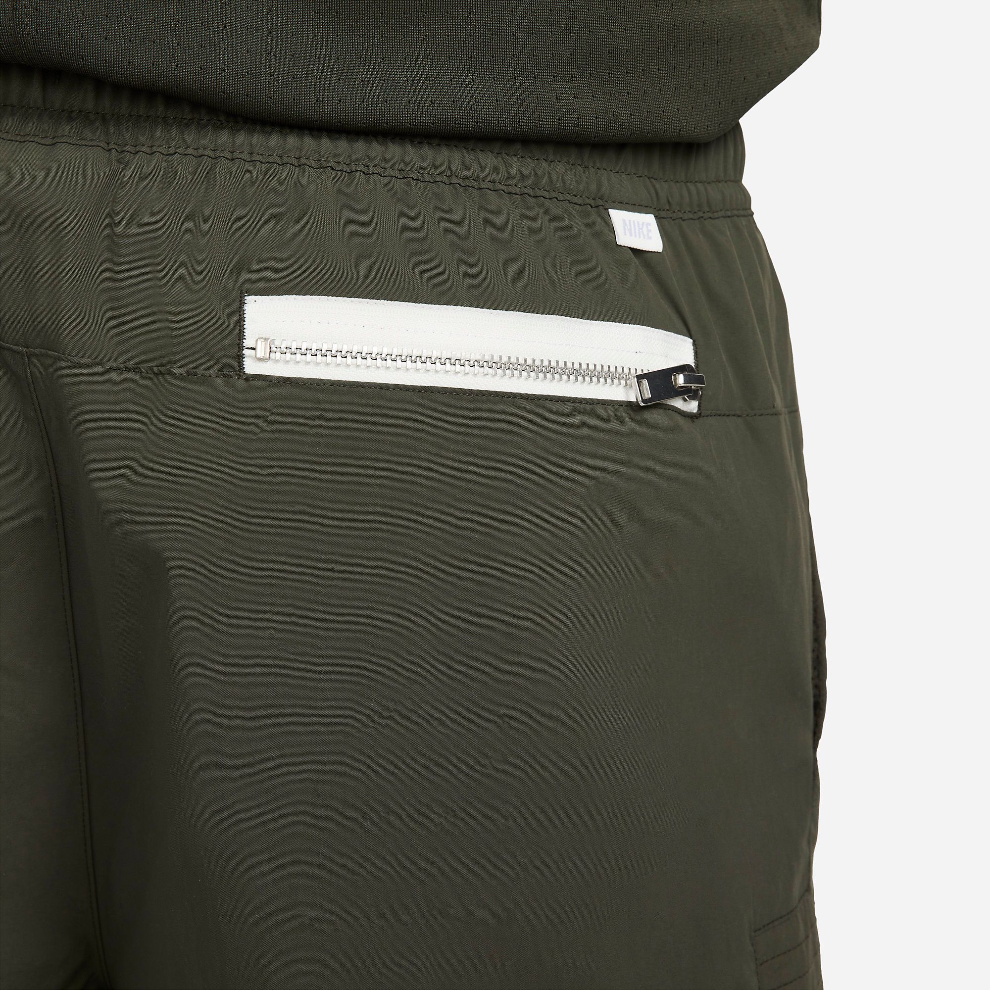  Nike Sportswear Essentials Woven Utility Shorts - Sequoia 