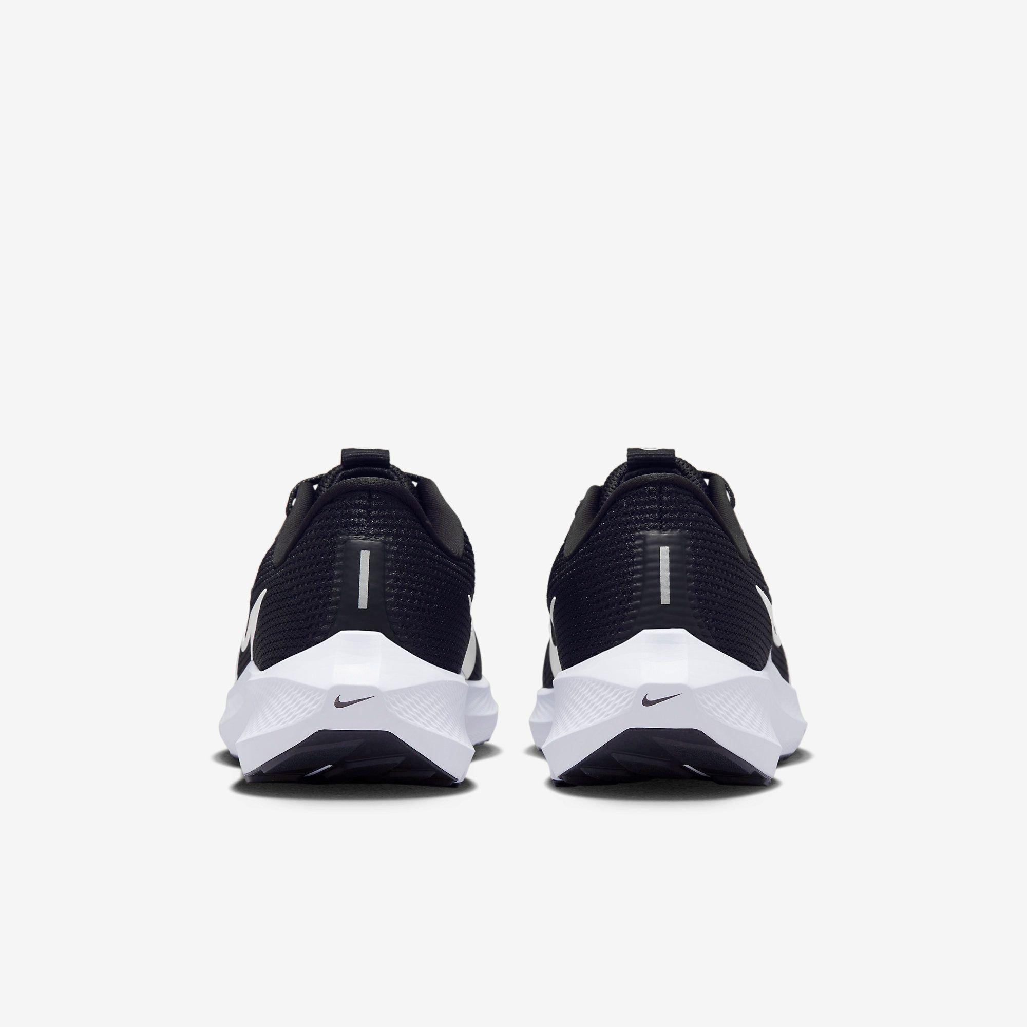  Nike Pegasus 40 - Black 