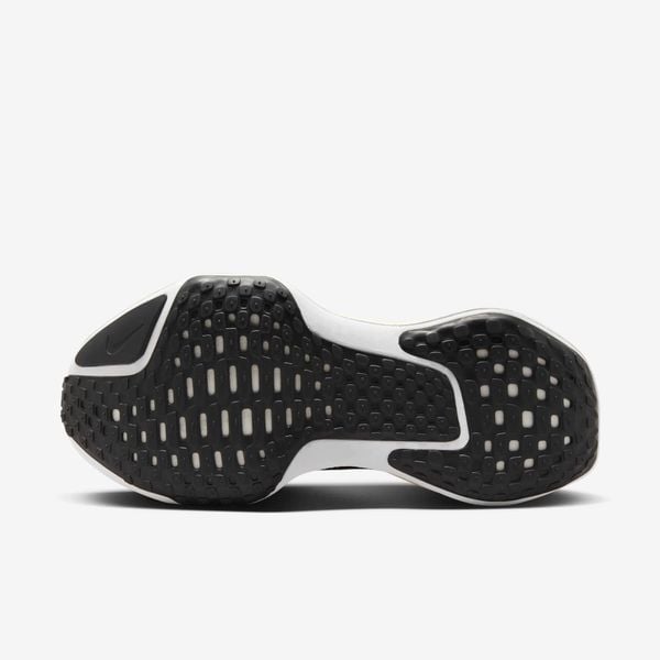  Nike Invincible 3 (Extra Wide) - Black / Dark Grey 
