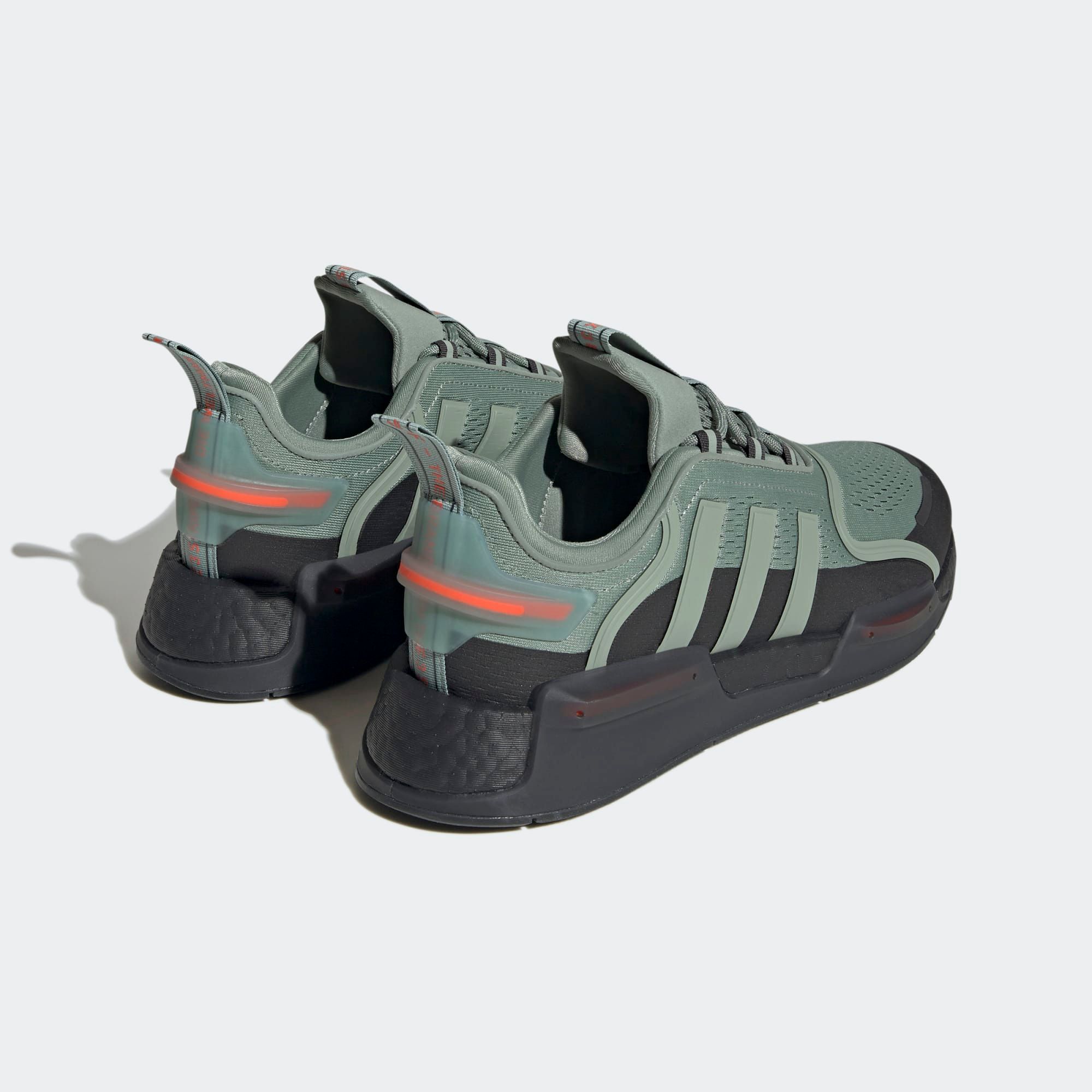  adidas NMD V3 - Silver Green / Carbon 