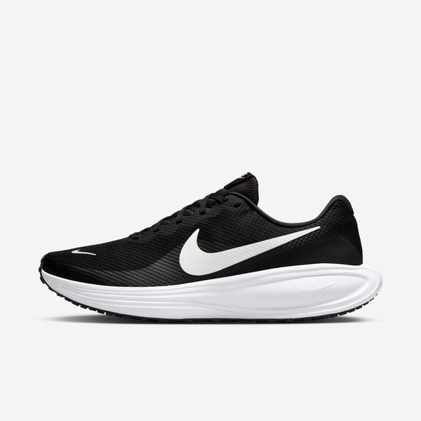  Nike Revolution 8 - Black / White 