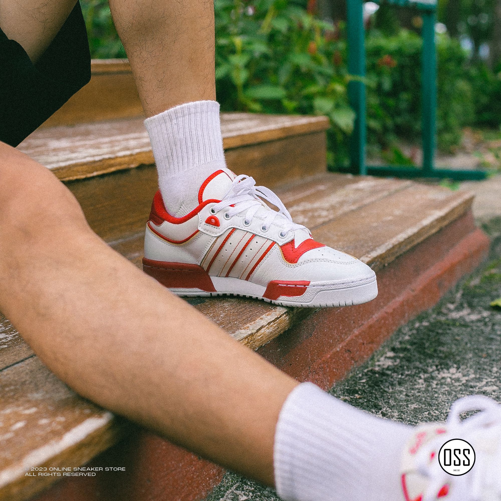  adidas Rivalry Low 86 - Off White / Power Red 