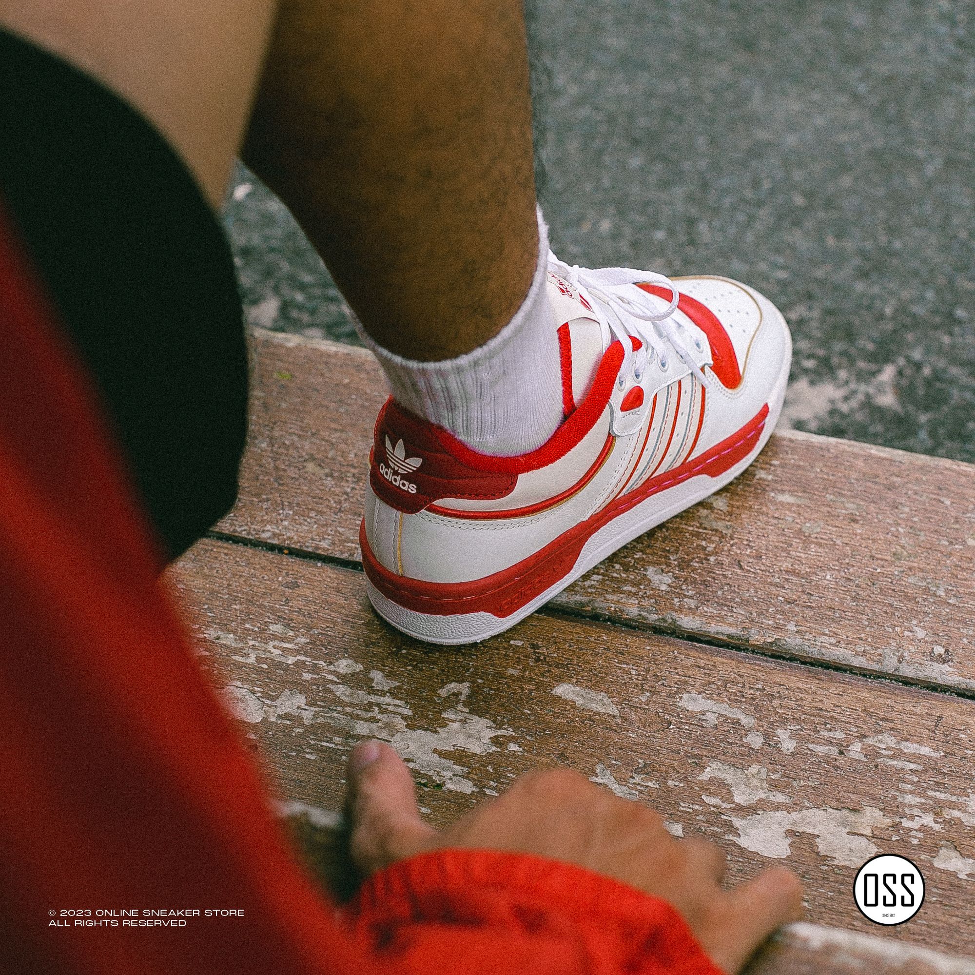  adidas Rivalry Low 86 - Off White / Power Red 