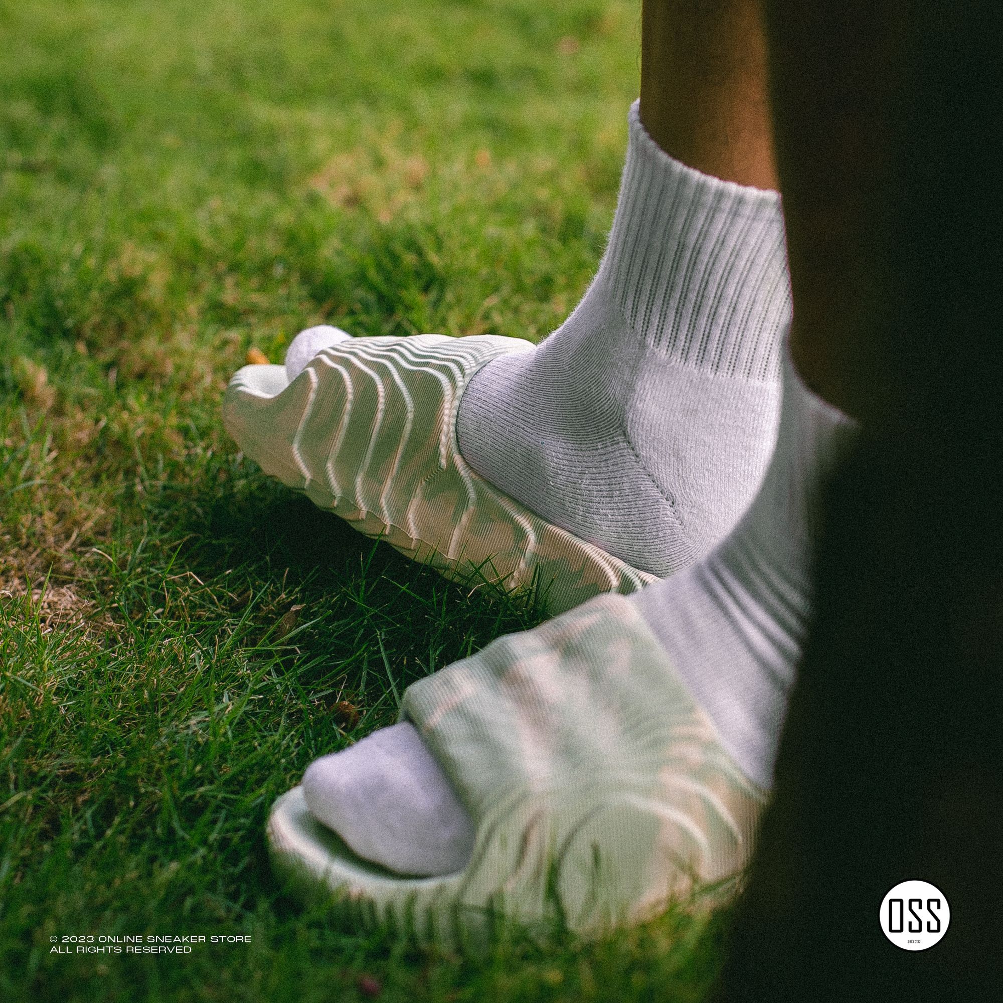  adidas Adilette 22 Slides - Cream White / Linen Green 