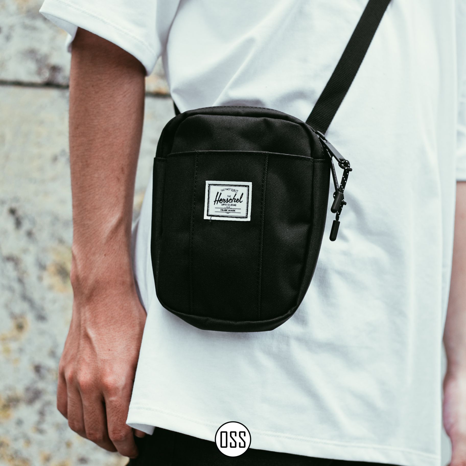 Herschel cruz crossbody discount black