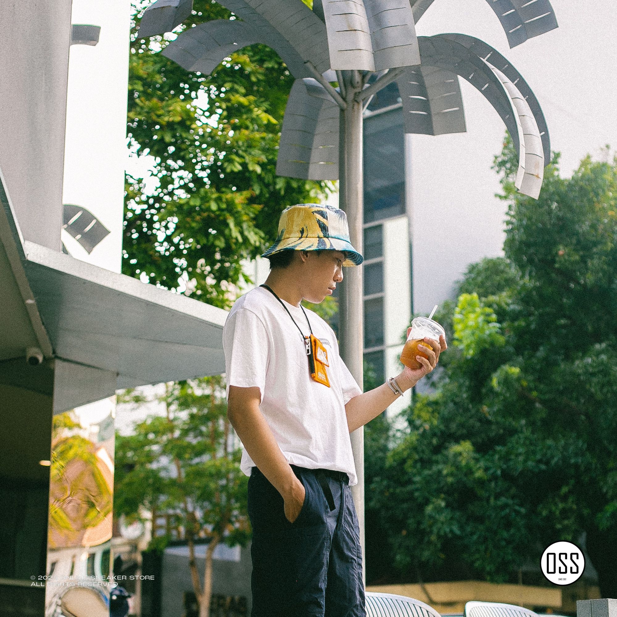  KENZO Hawaiian Graffiti Bucket Hat - Vanilla 