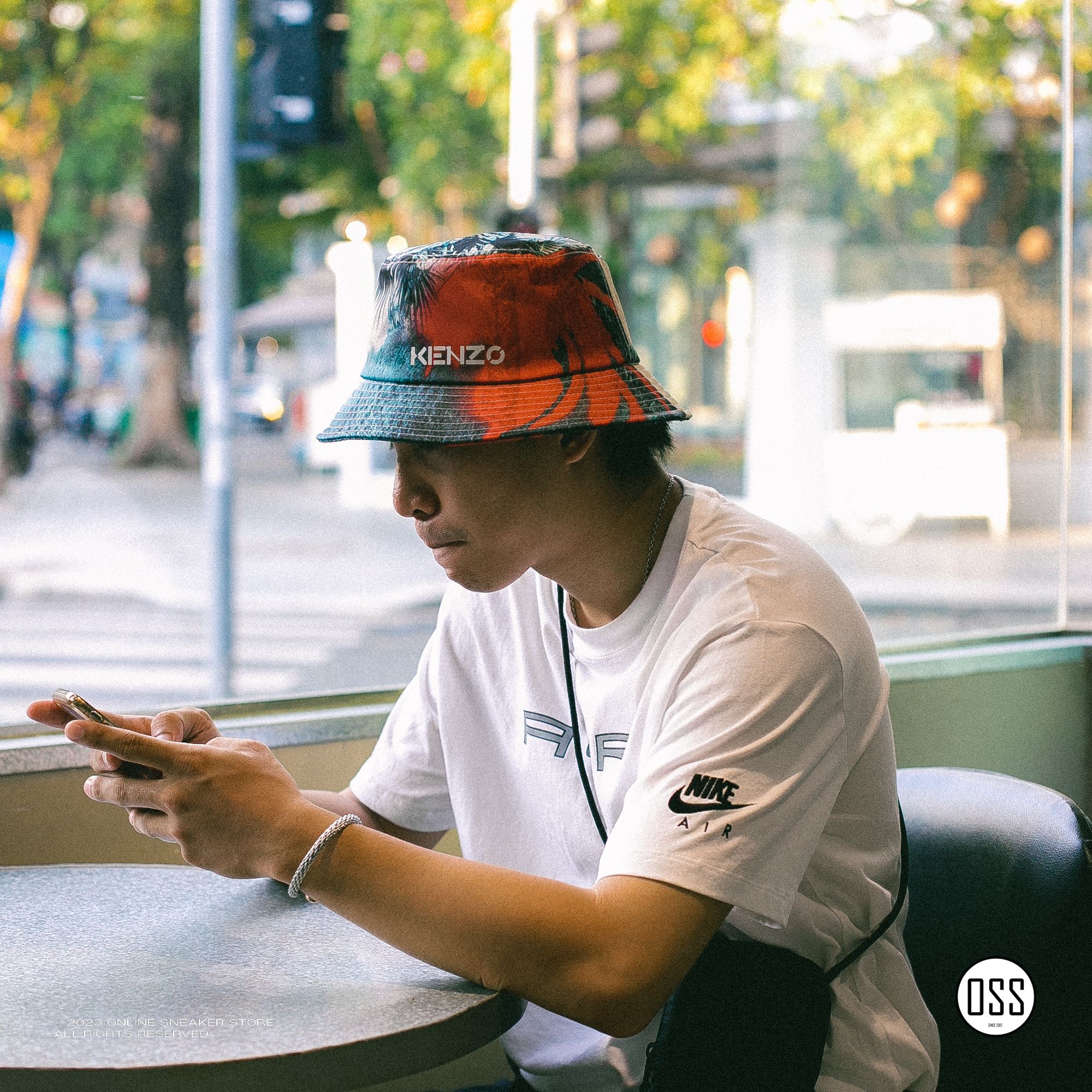  KENZO Hawaiian Graffiti Bucket Hat - Cherry 