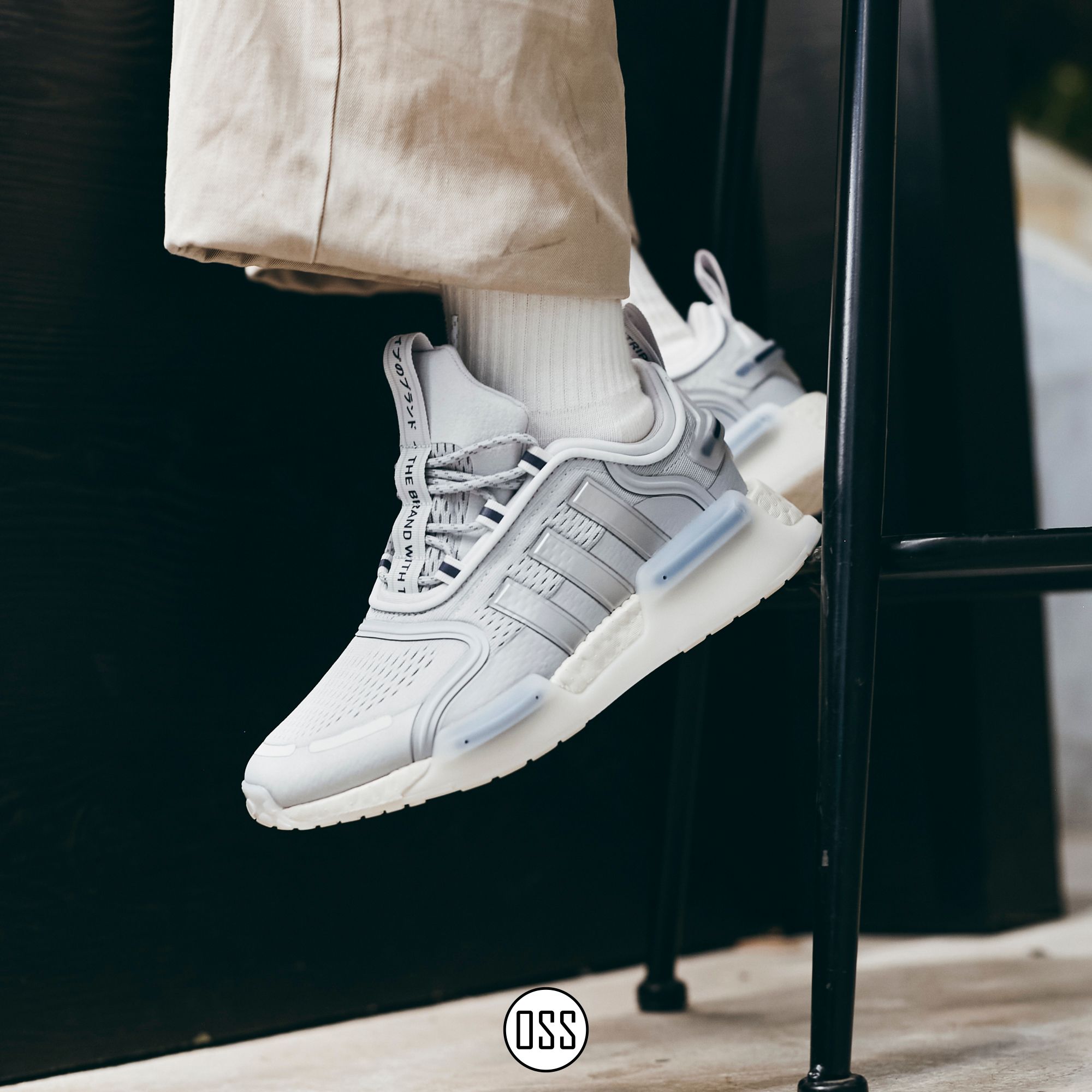  adidas NMD V3 - Light Solid Grey / Silver Metallic 