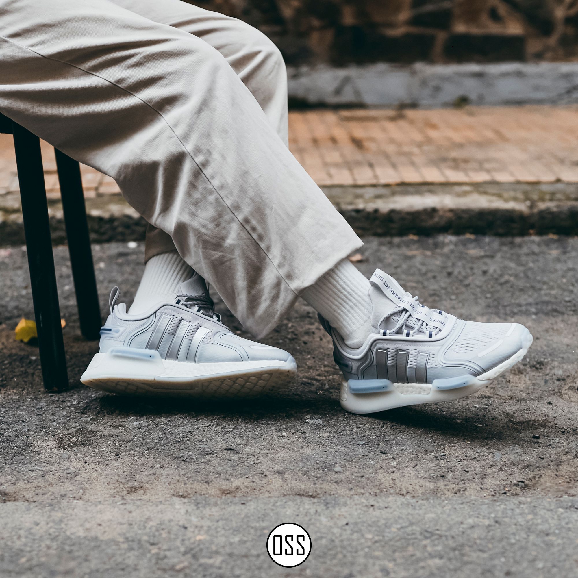  adidas NMD V3 - Light Solid Grey / Silver Metallic 