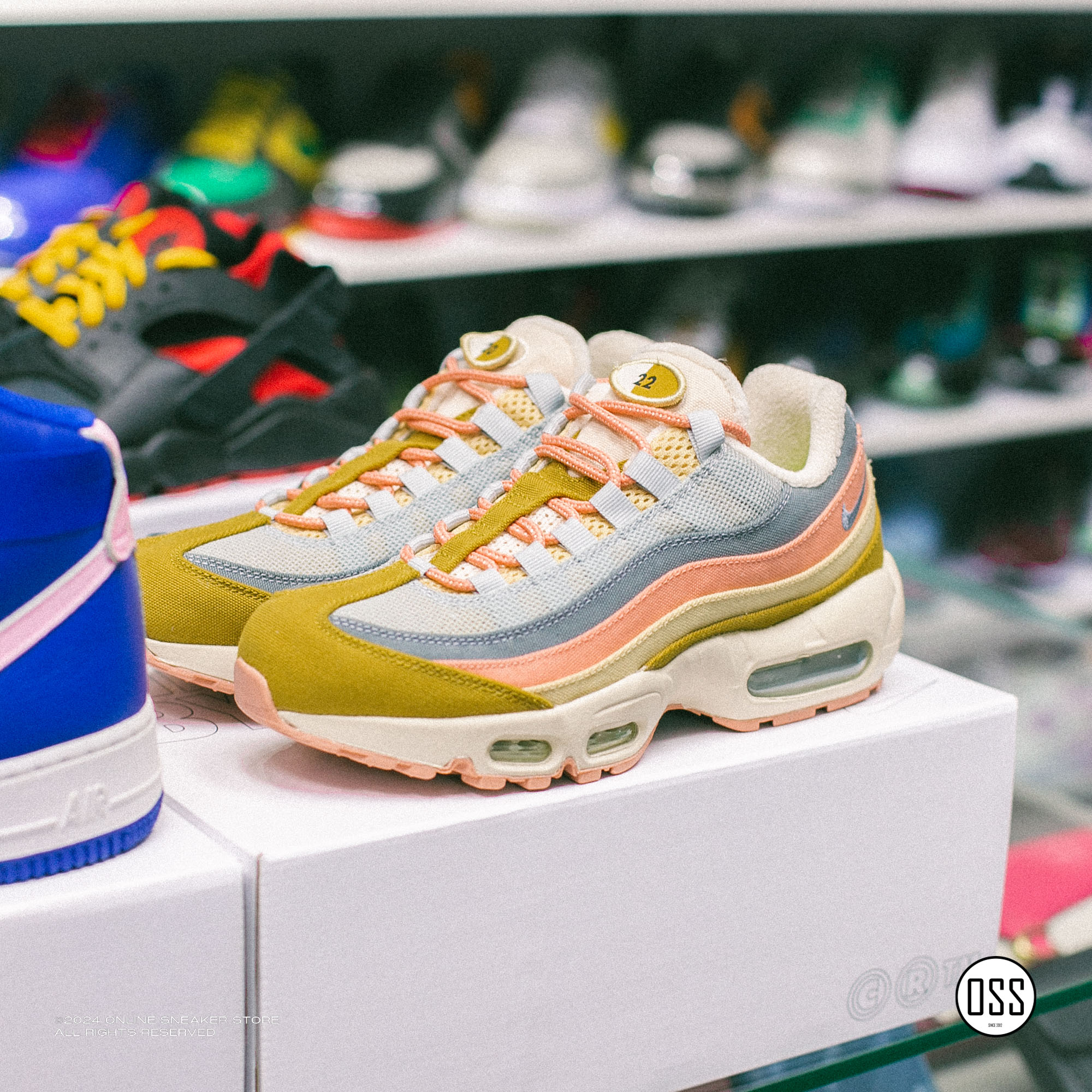 ナイキ バイ ユー エアマックス 