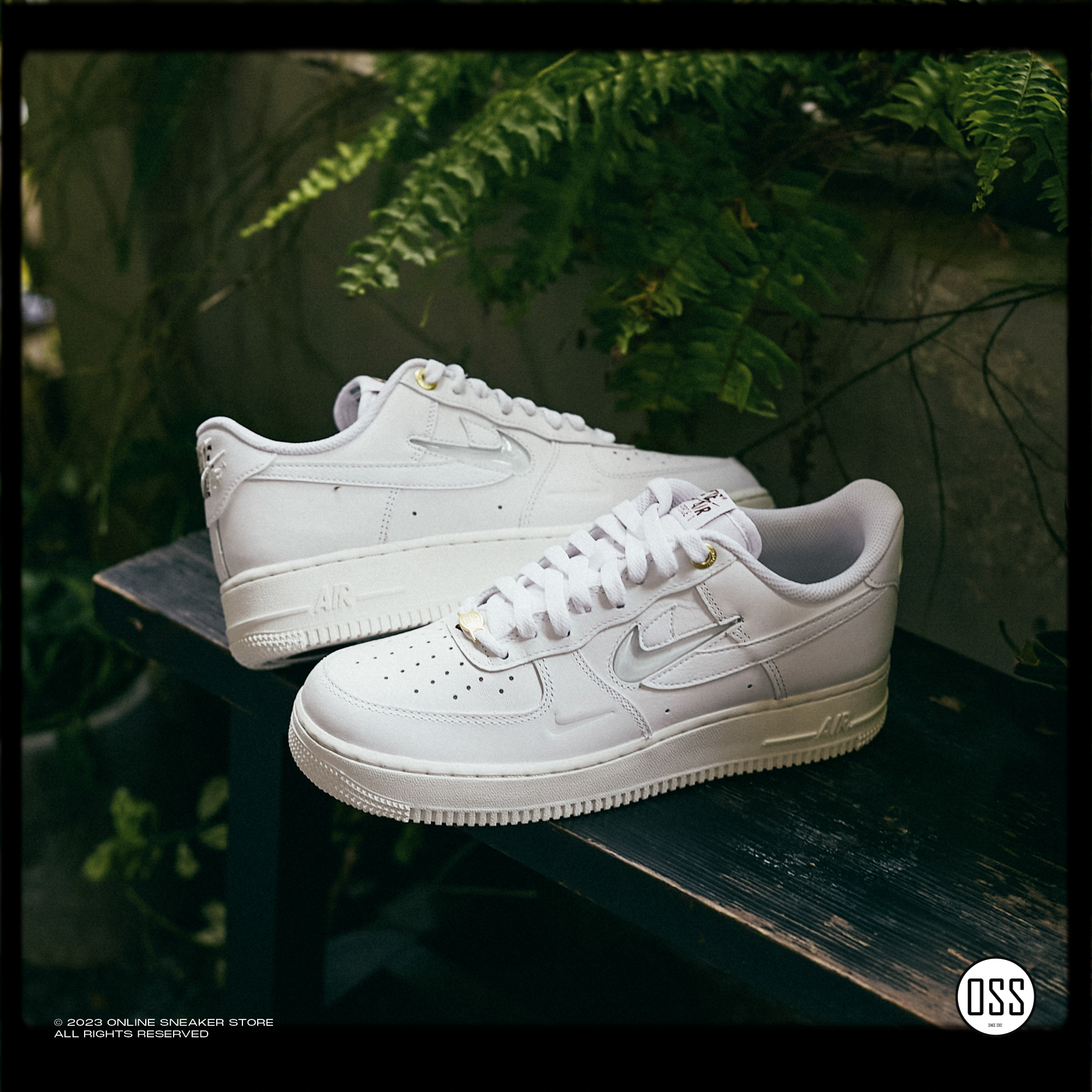 Sneaker Clearance Air Force 82 Gold Nike Air Force '07 Premium