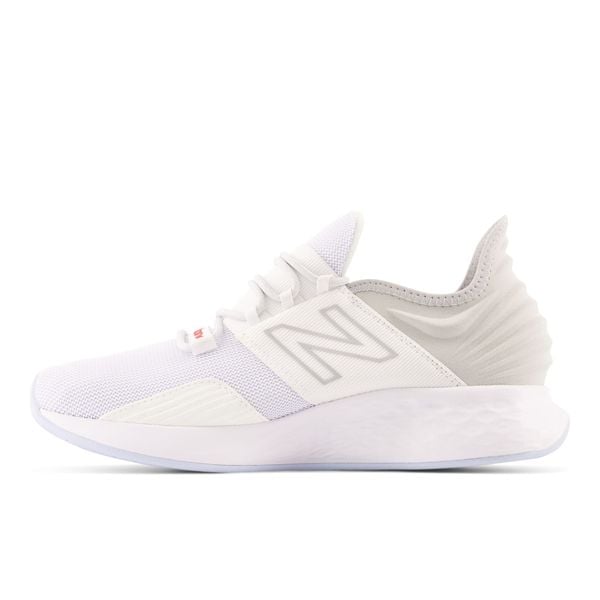  New Balance Fresh Foam ROAV - White 