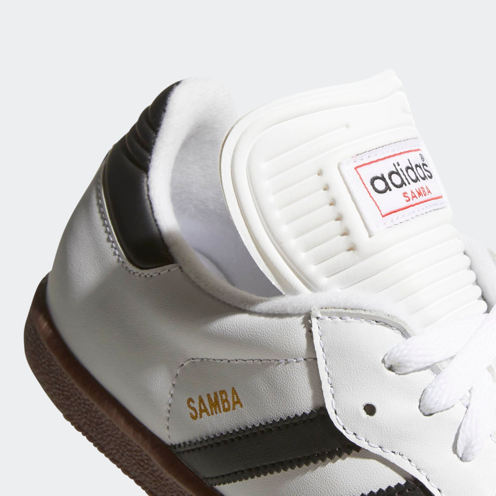 Adidas white on sale sambas classic