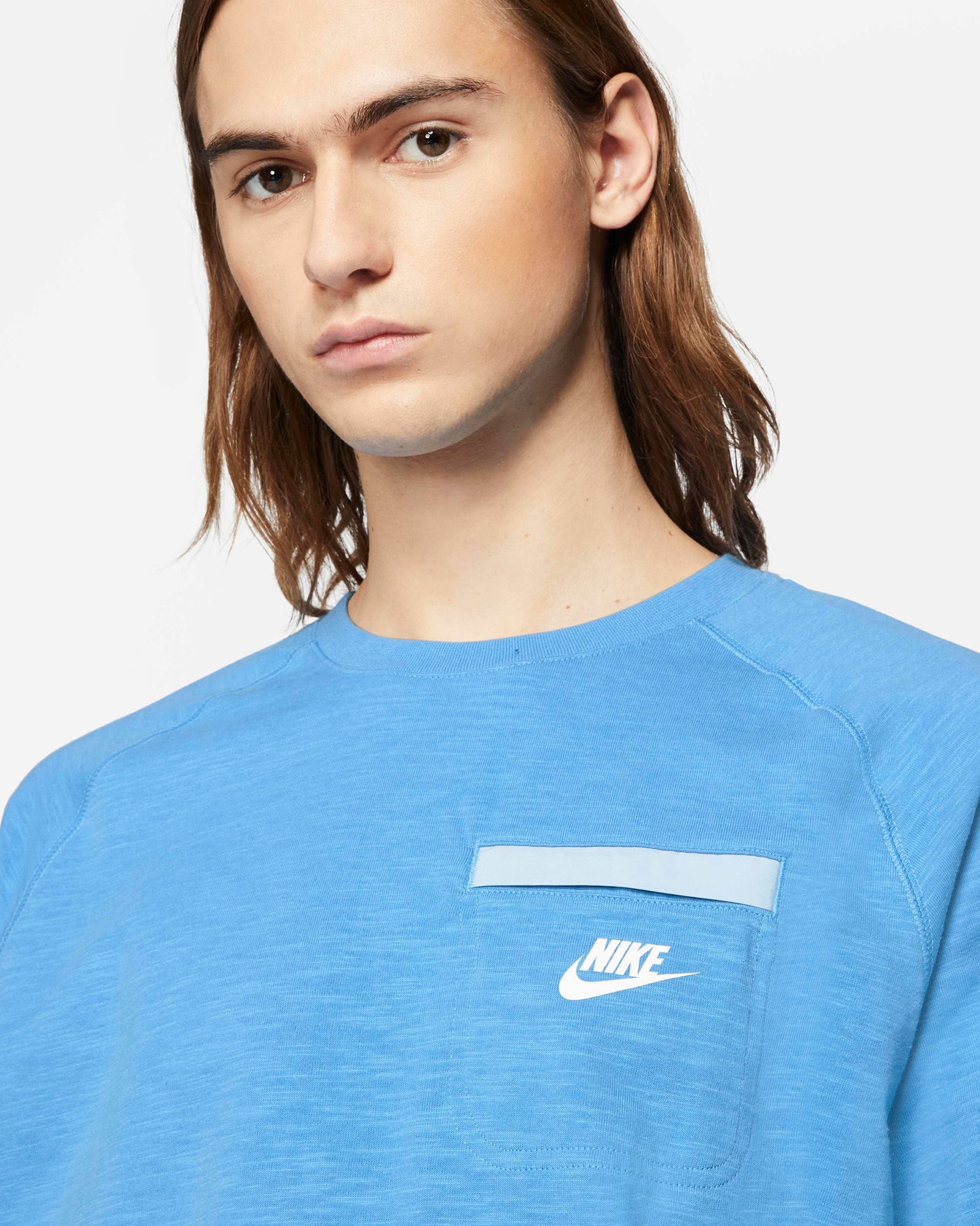  Nike Sportswear Premium Essentials Pocket T-Shirt - Coast 