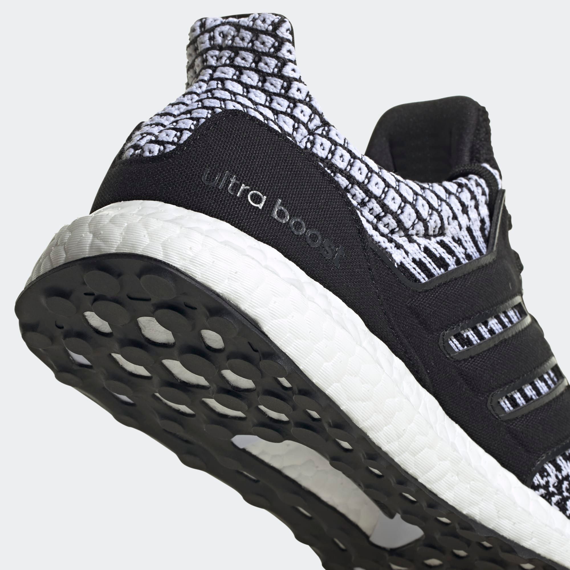 Ultra boost core black cloud cheap white