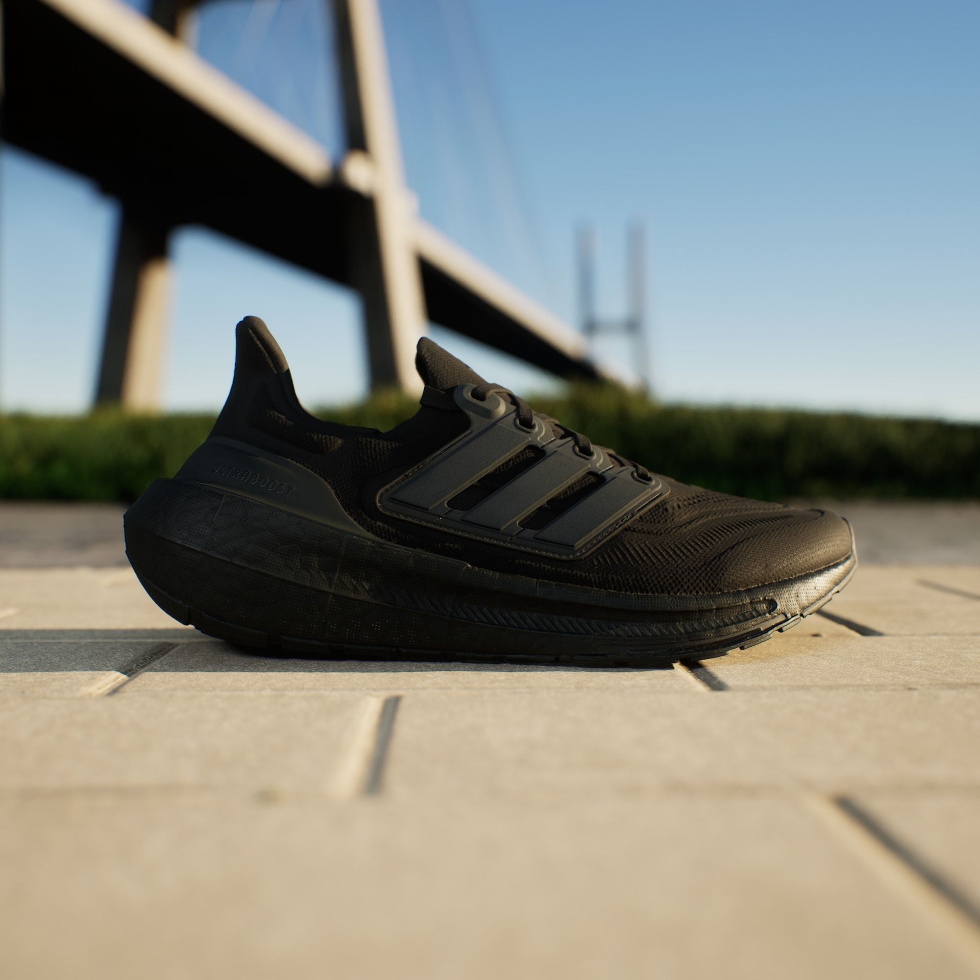  adidas UltraBOOST Light - Black / Black 