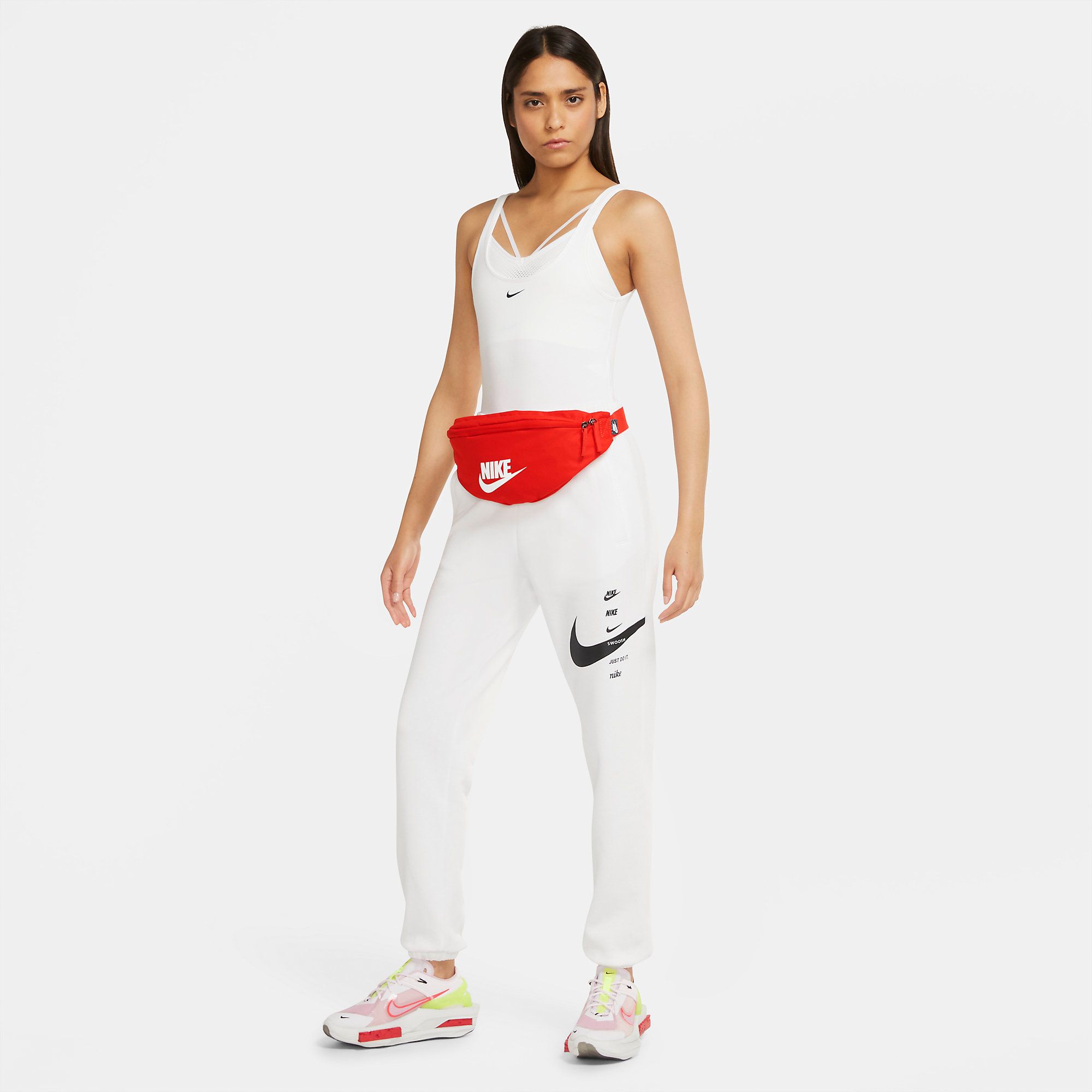  Nike Sportswear Heritage Hip Pack - Red 