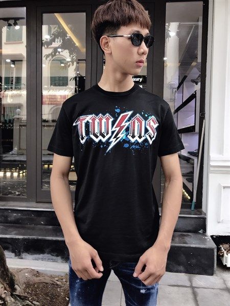  Phông Dsquared2 Đen Chữ Ngực Xanh Đỏ Twins S79Gc0008 