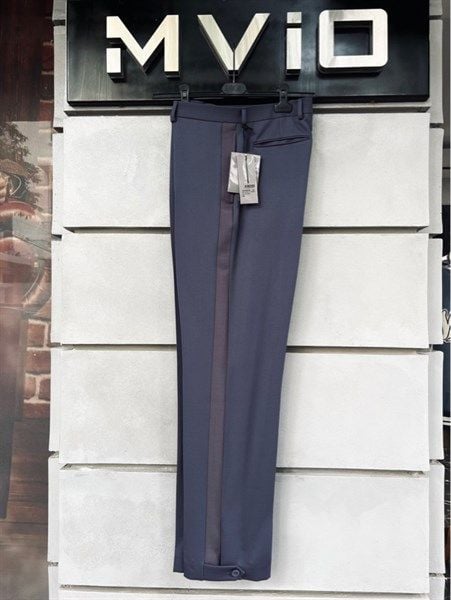  Quần Vải Dior Khoai Môn Gấu Cúc 143C106A5180 403 