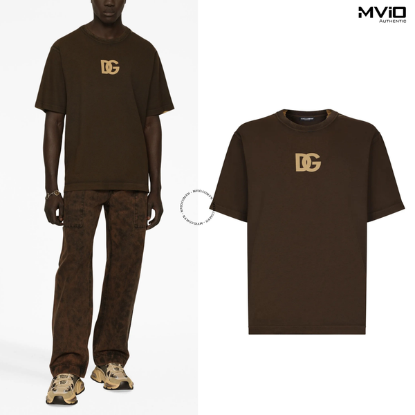  Phông Dolce Gabbana Nâu Logo DG Vàng G8PN9TG7JJ8 M1512 