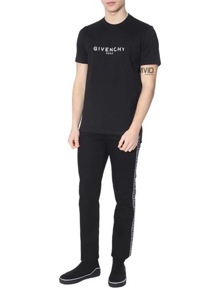  Phông Givenchy Đen In Ngực Bm70K93002 001 