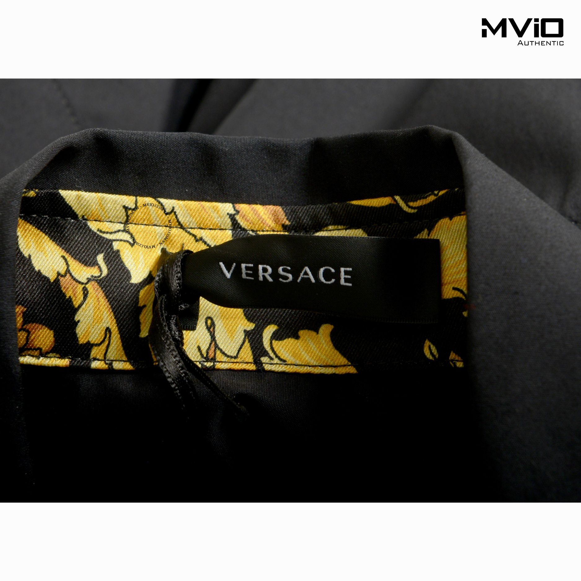  Sơ Mi Versace Đen Dài Tay Viền Cổ & Tay Hoạ Tiết 1014376 1A10591 